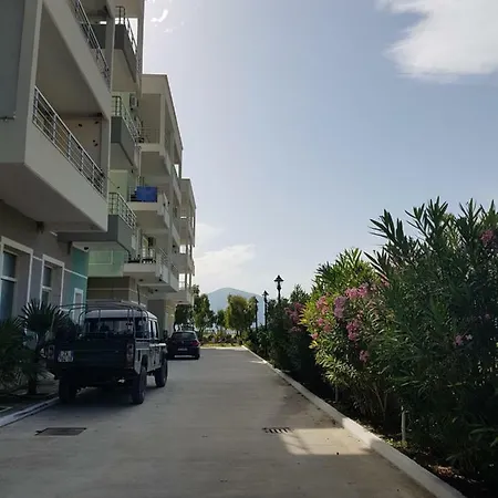 Marina Yachts Apartament Wlora